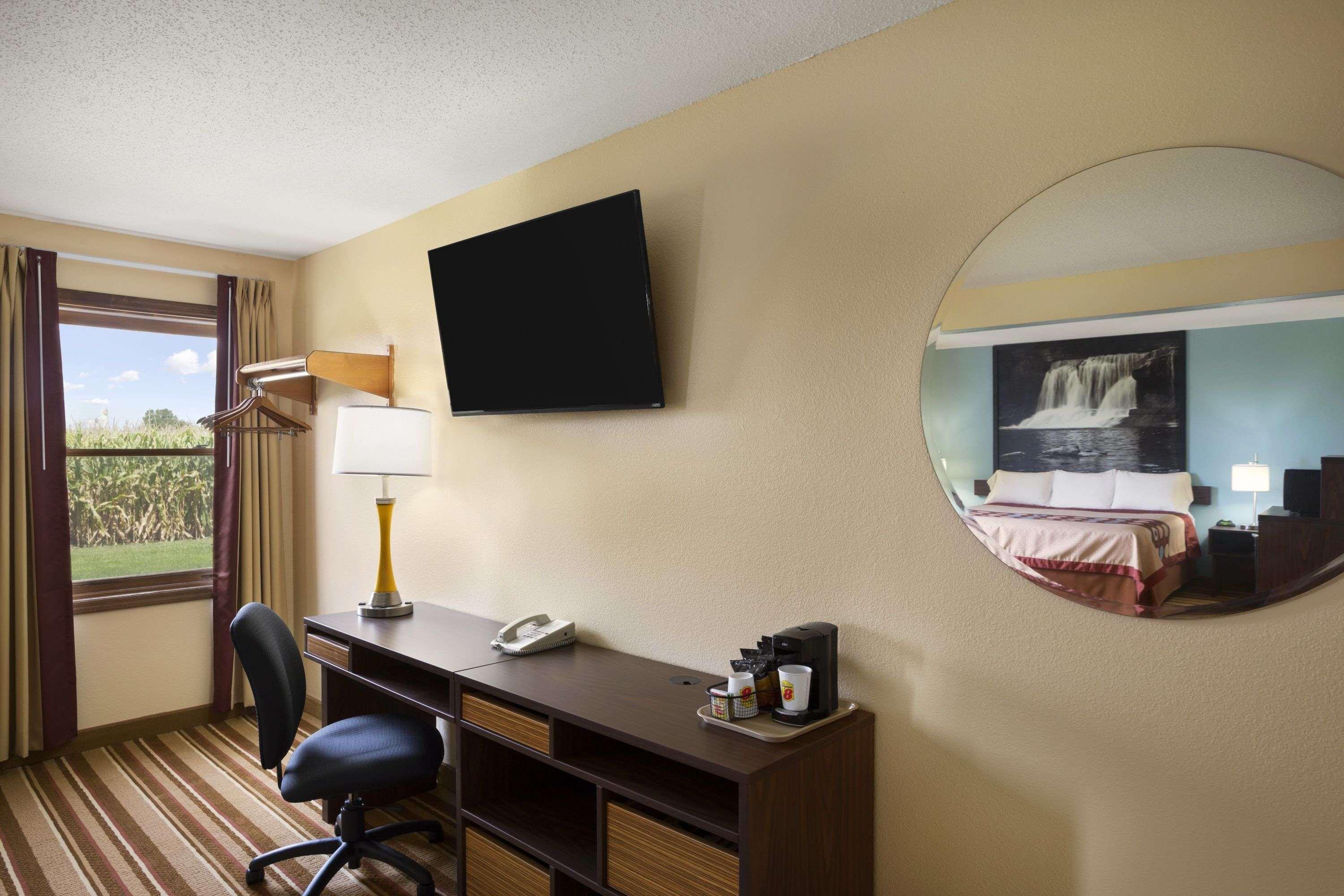 Super 8 By Wyndham Mattoon Hotel Luaran gambar