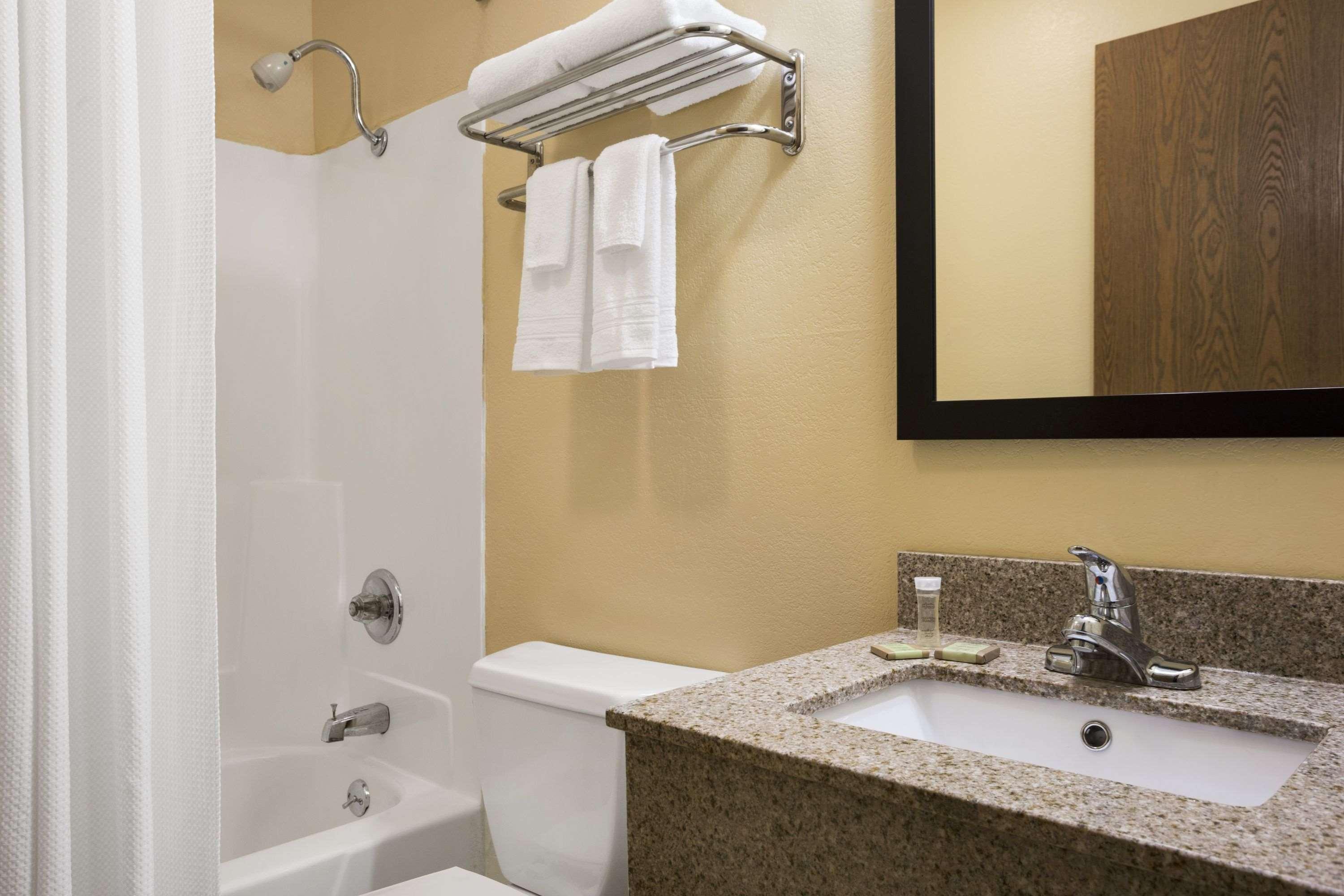 Super 8 By Wyndham Mattoon Hotel Luaran gambar