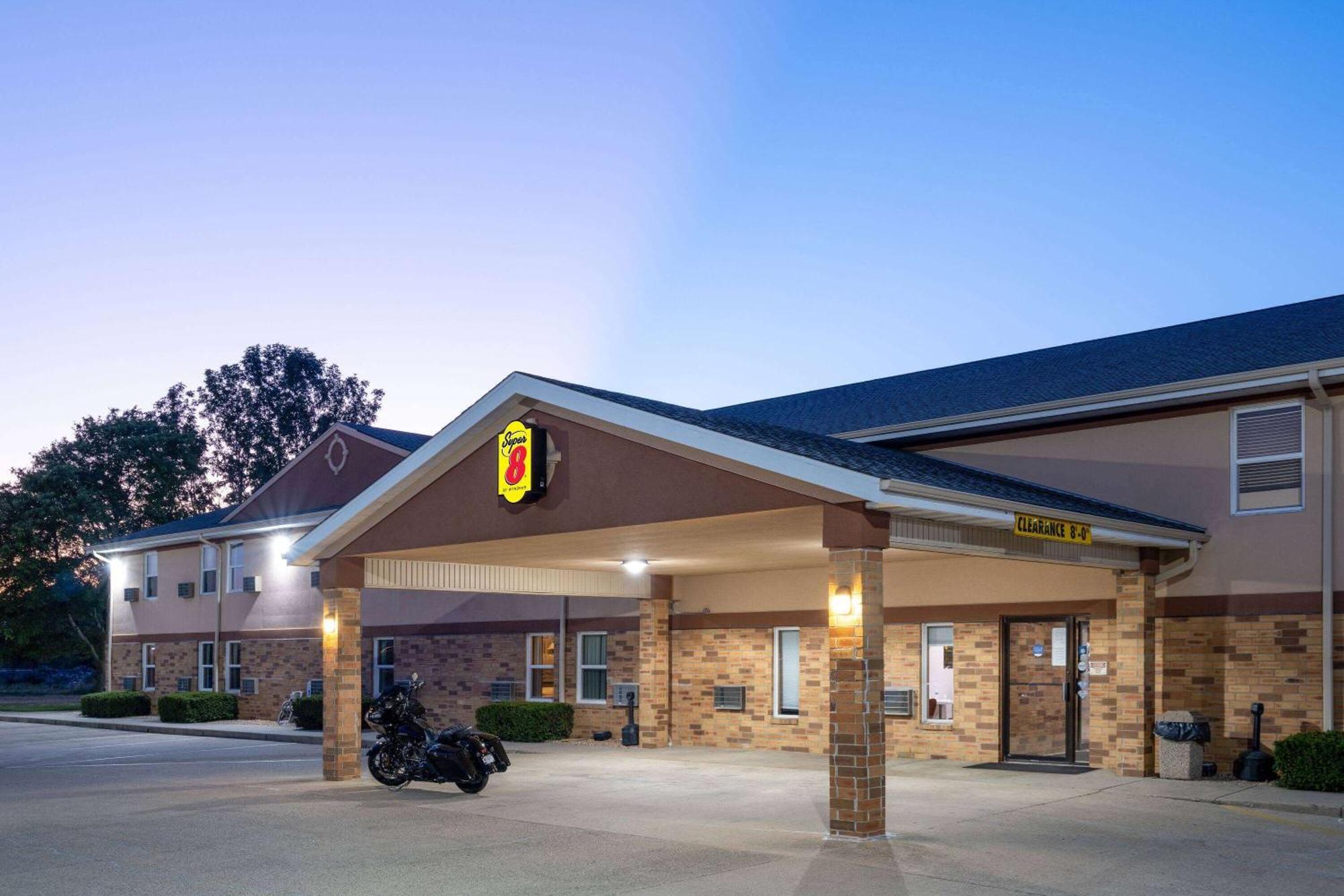 Super 8 By Wyndham Mattoon Hotel Luaran gambar