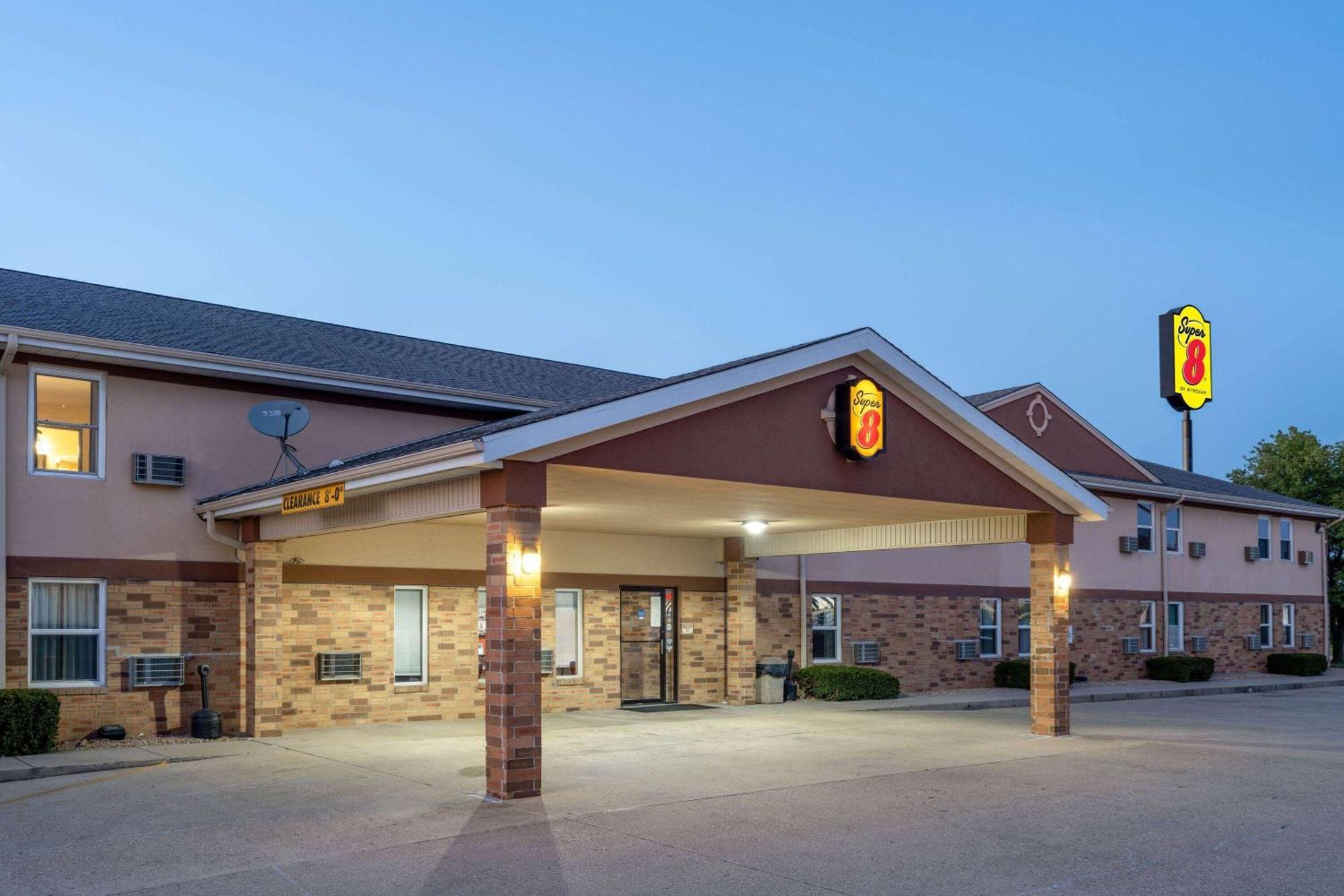 Super 8 By Wyndham Mattoon Hotel Luaran gambar